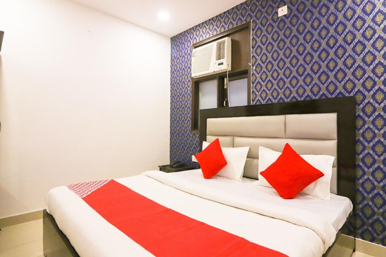 โอโย 63841 ไวท์ ออร์คิด Hotel Indraprast ภายนอก รูปภาพ