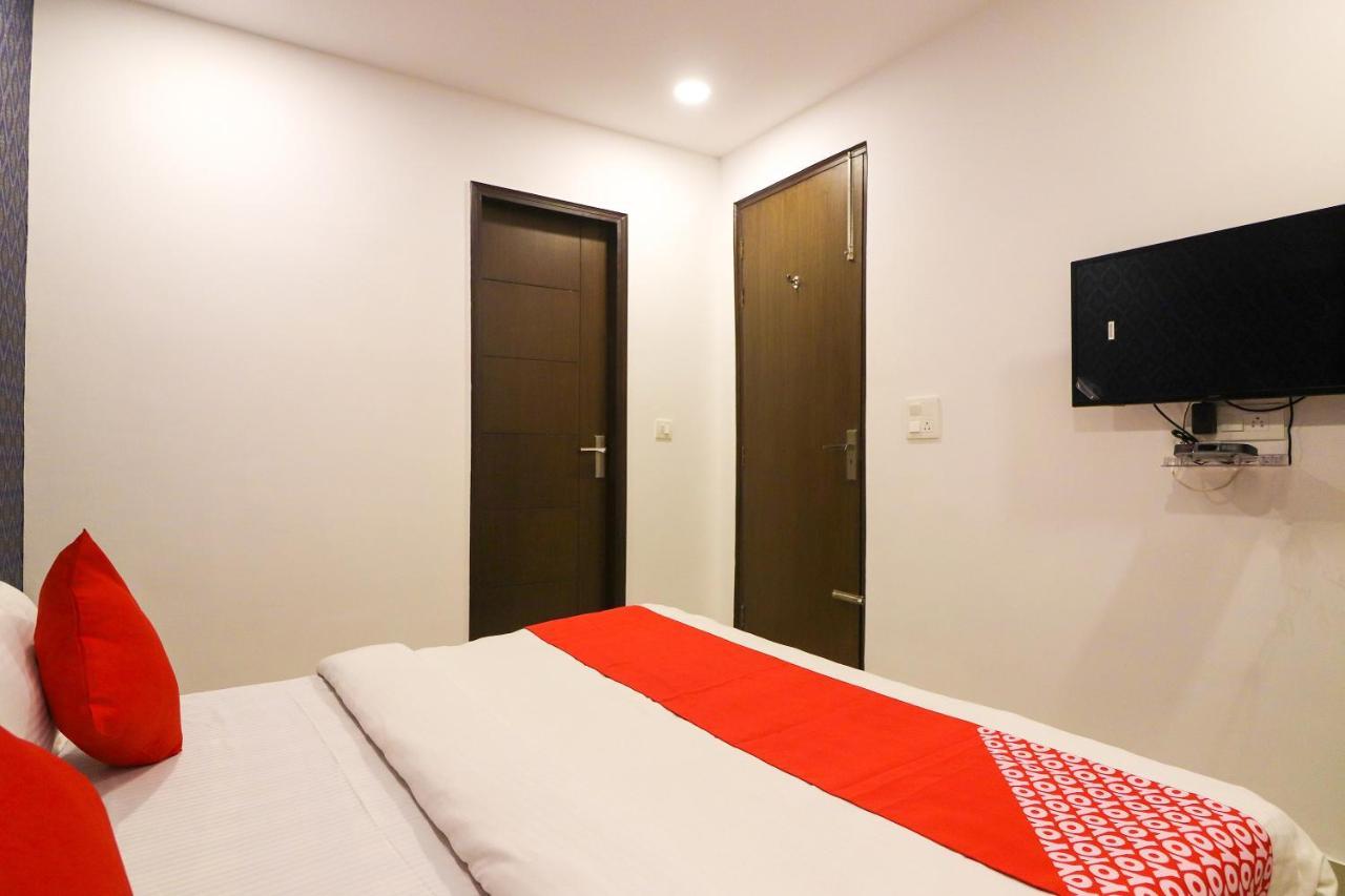 โอโย 63841 ไวท์ ออร์คิด Hotel Indraprast ภายนอก รูปภาพ